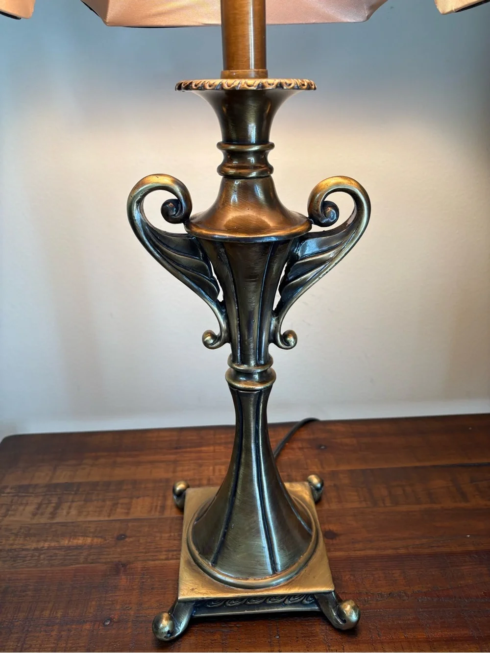 Vintage Lamp Featuring Brass Finish And Unique Geometric-Patterned Lamp Shade - Picture 3 of 16